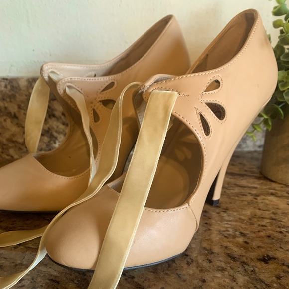 DOLCE by Mojo Moxy Pumps - Picture 1 of 5